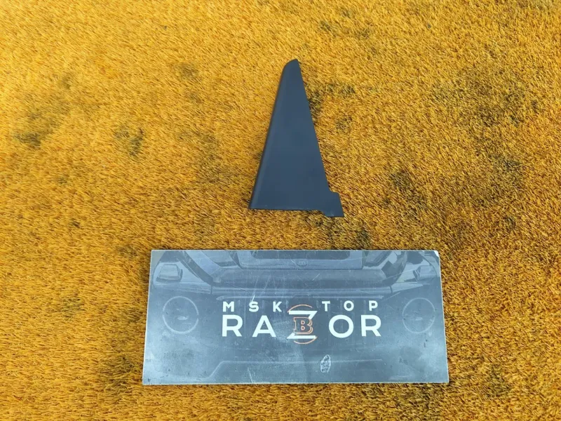 Уголок двери