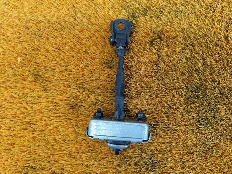 Ограничитель двери