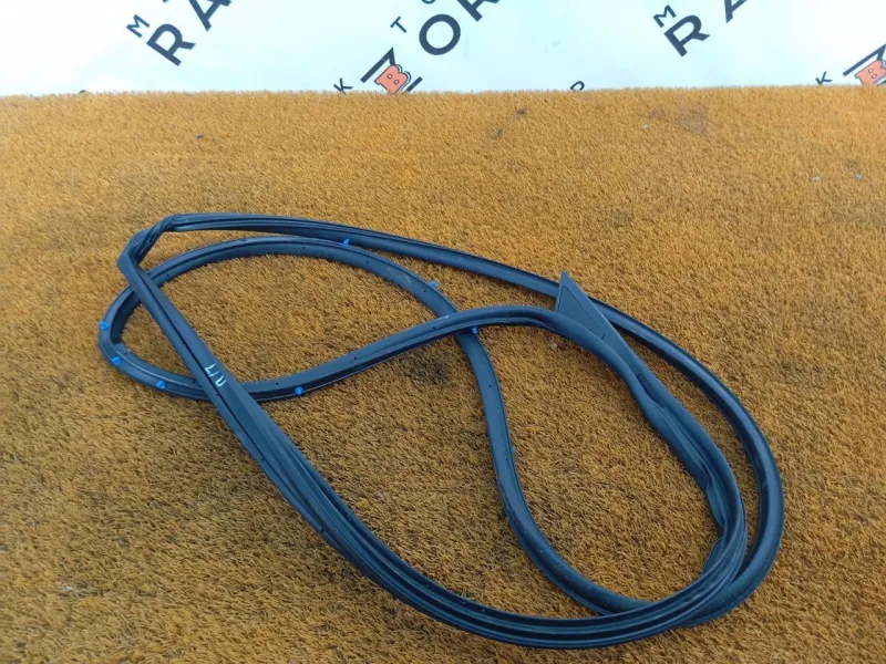 Уплотнитель двери