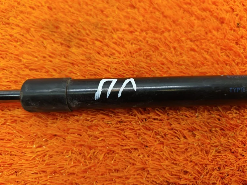 Амортизатор капота