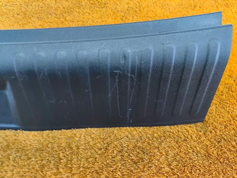 Накладка замка багажника