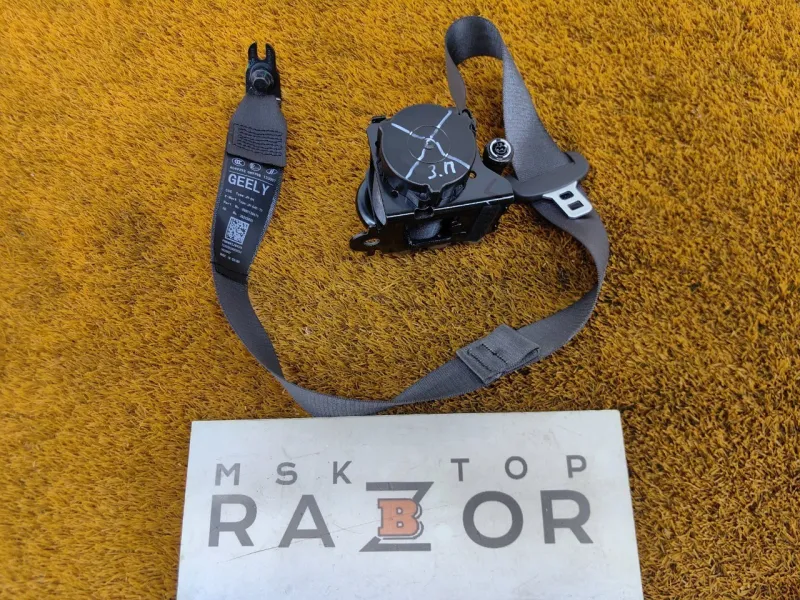 Ремень безопасности