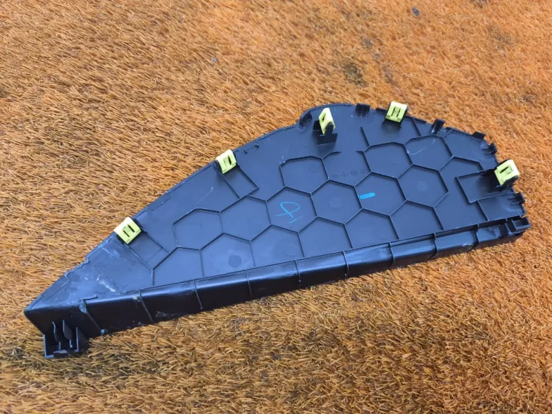 Накладка на торпедо