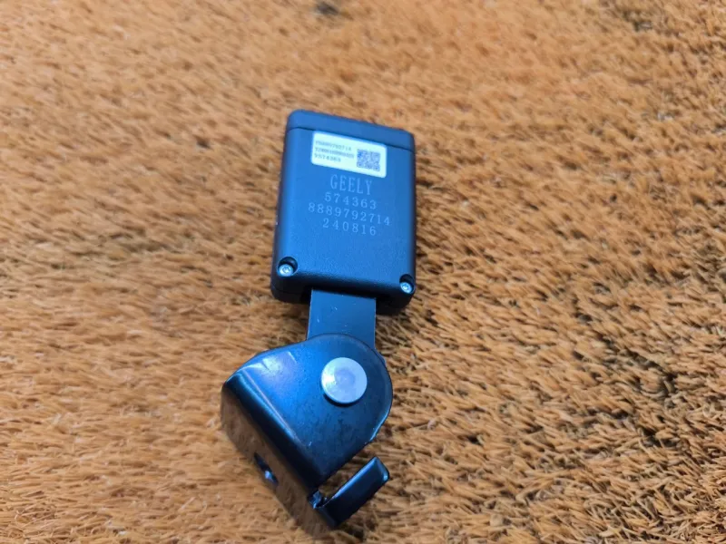 Ответная часть ремня безопасности