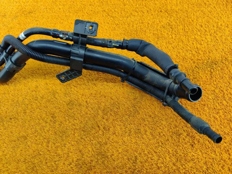 Горловина топливного бака