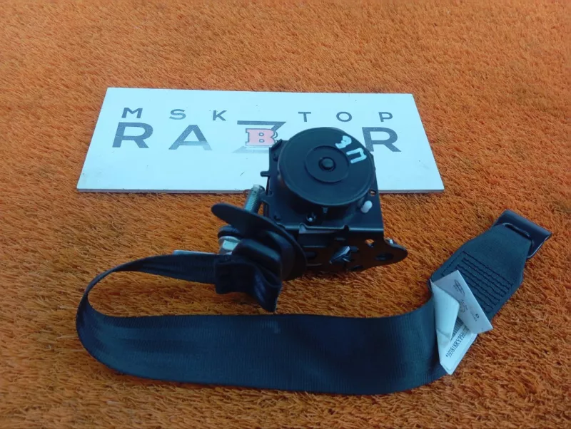 Ремень безопасности