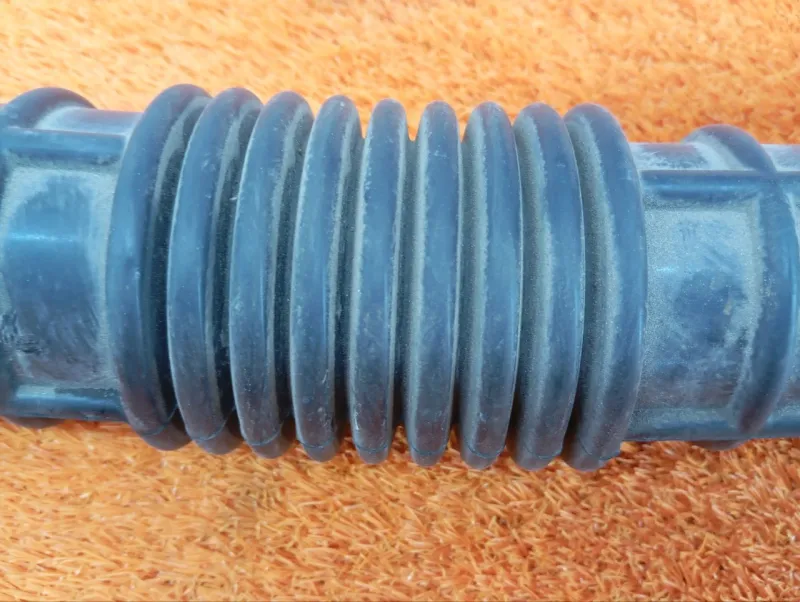 Патрубок воздушного фильтра