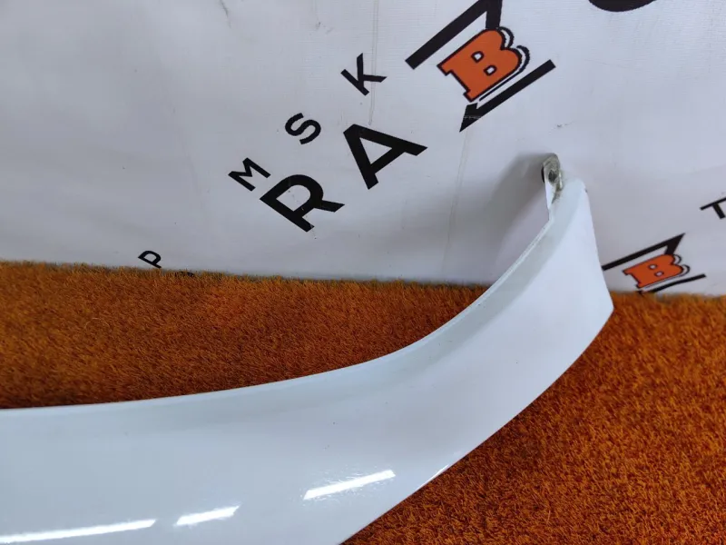 Накладка крышки багажника