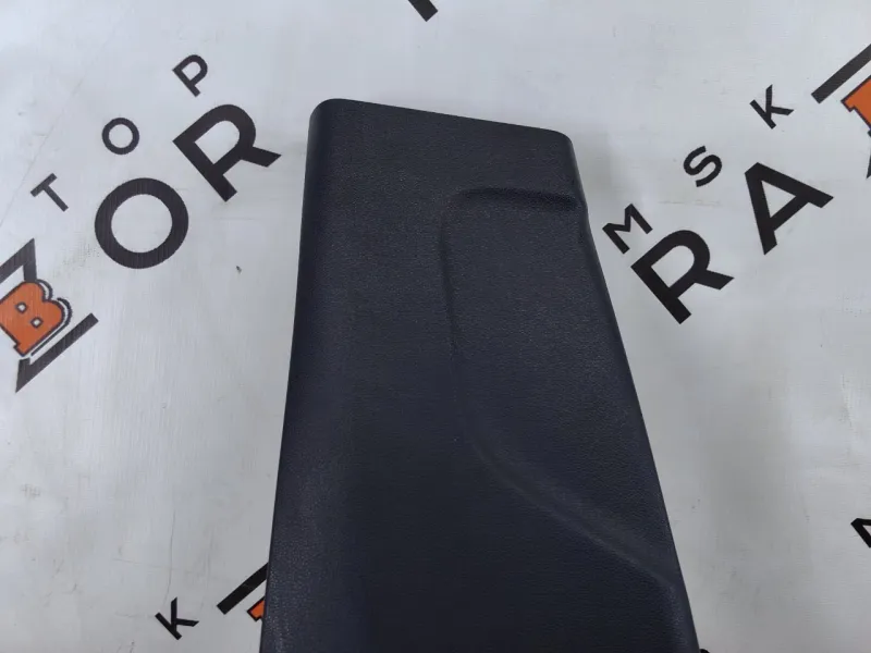 Обшивка центральной стойки