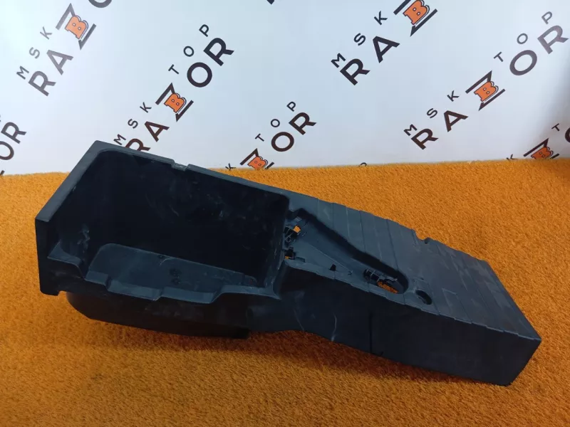 Крепление аккумулятора