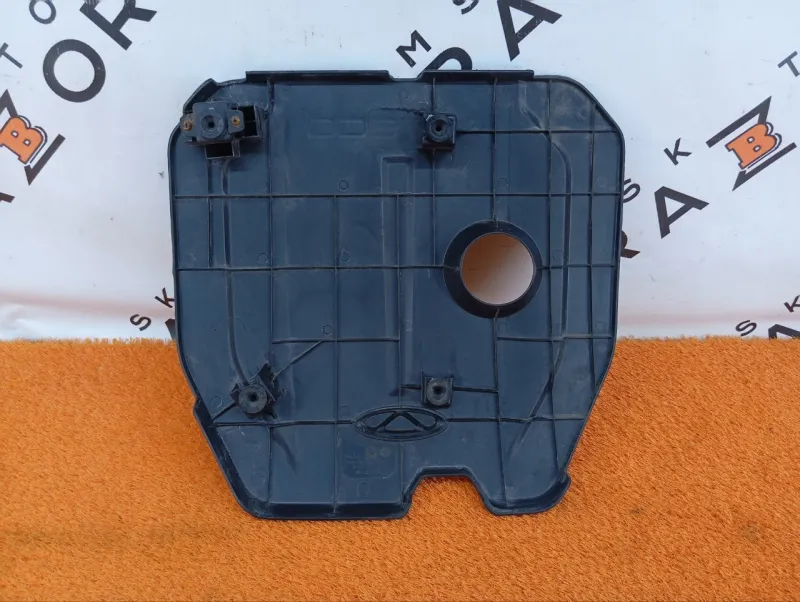 Декоративная крышка двигателя