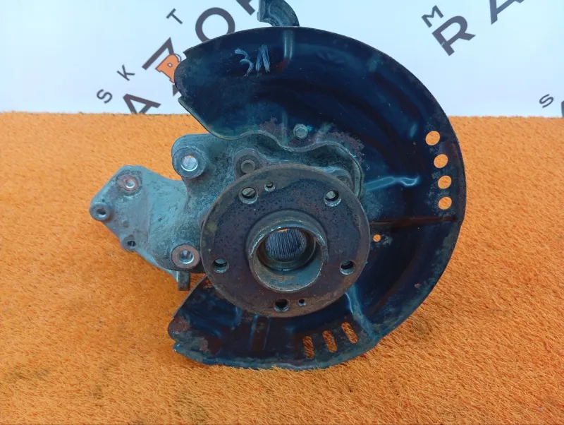 Кулак поворотный