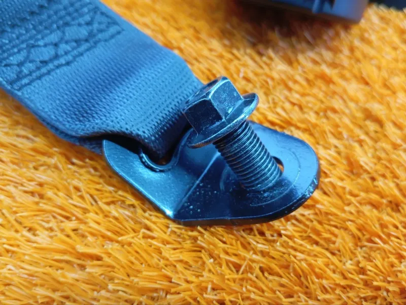 Ремень безопасности