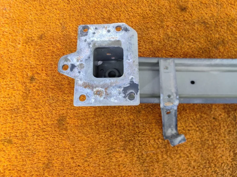 Усилитель бампера