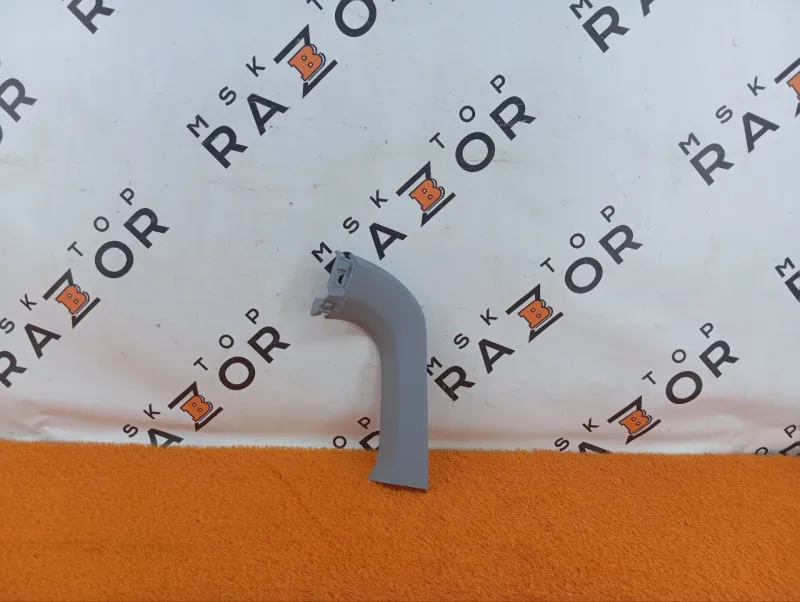 Обшивка двери багажника