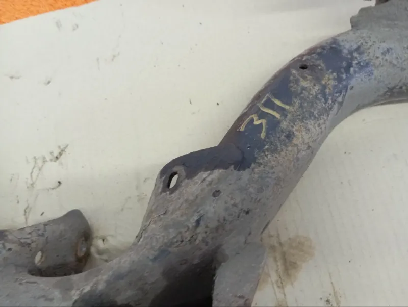 Кулак поворотный