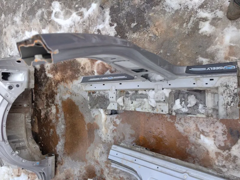 Порог с центральной стойкой