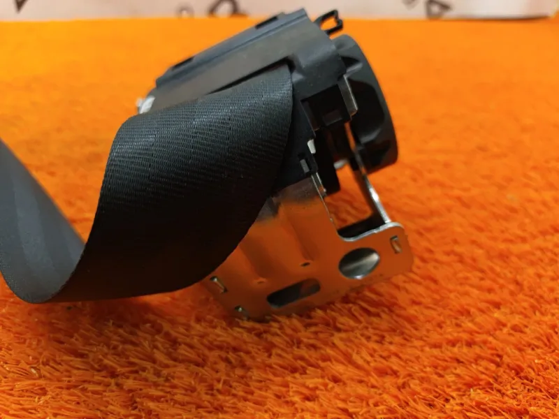 Ремень безопасности