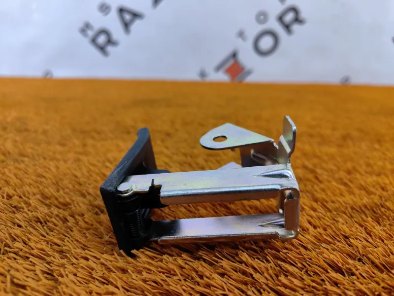 Ручка открывания капота