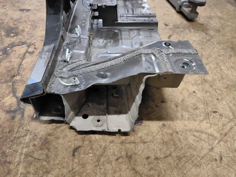 Порог с центральной стойкой