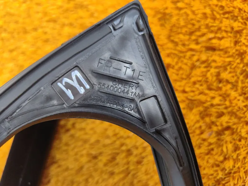 Уплотнитель стекла двери