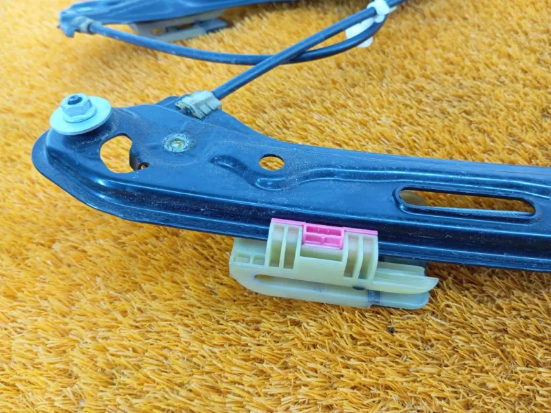 Стеклоподъемник