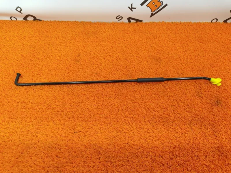 Упор капота