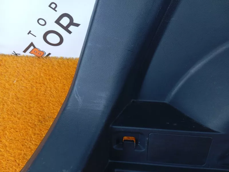 Обшивка багажника