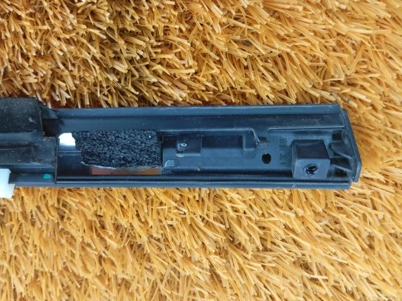 Уплотнитель стекла двери