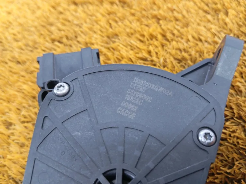 Педаль газа