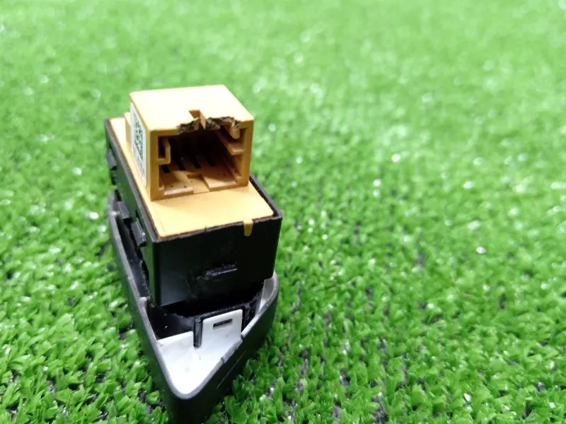 Кнопка центрального замка