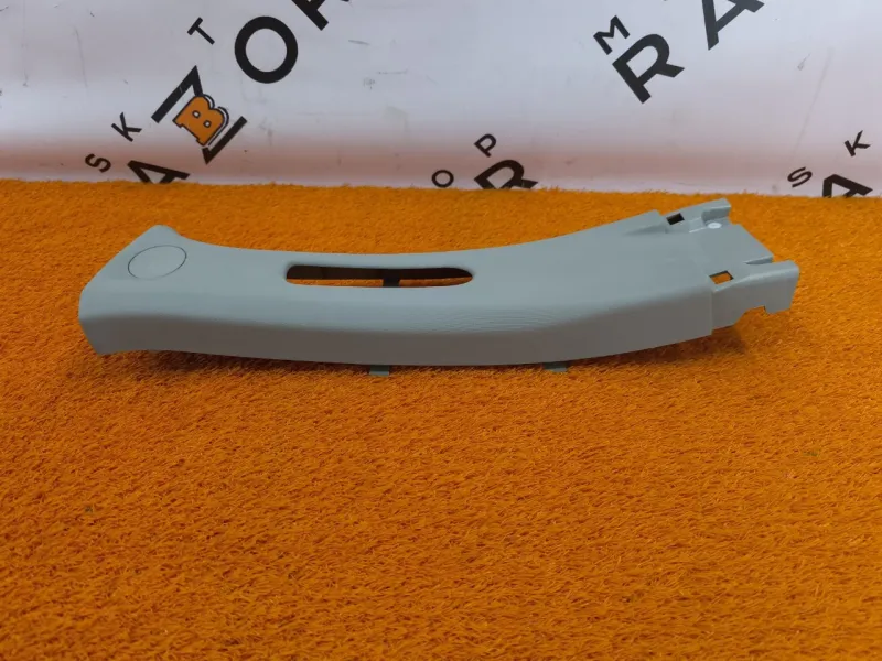 Обшивка центральной стойки