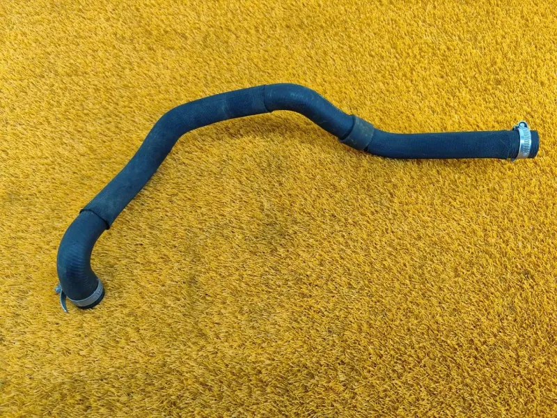 Патрубок радиатора