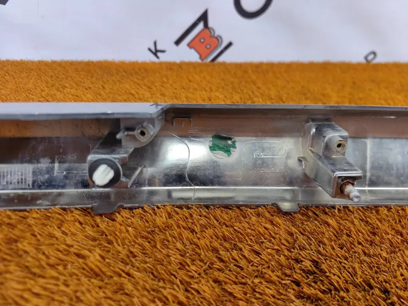 Накладка крышки багажника