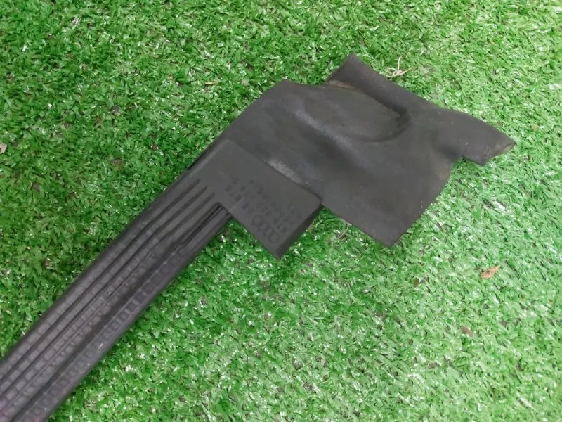 Уплотнитель стекла двери