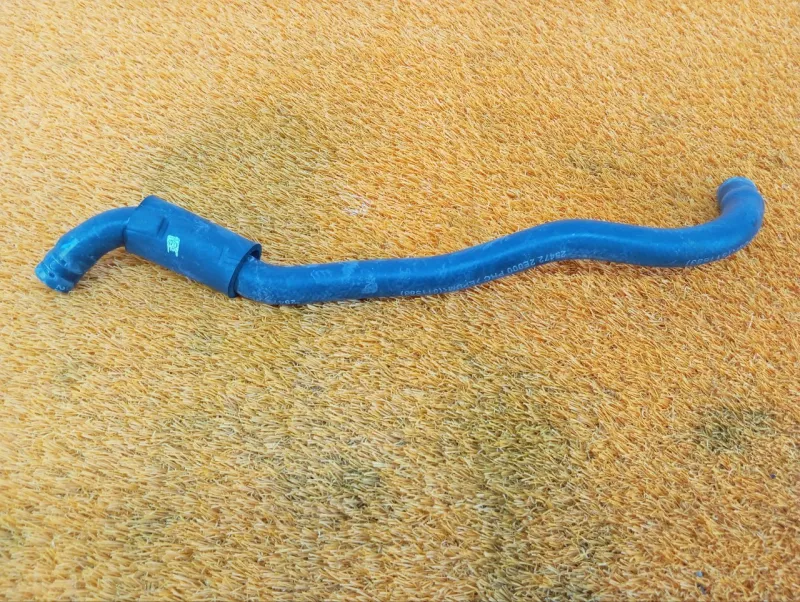 Патрубок радиатора