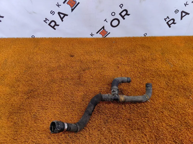 Патрубок системы охлаждения