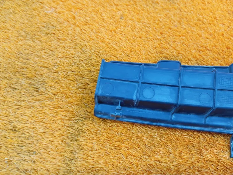 Решетка под лобовое стекло