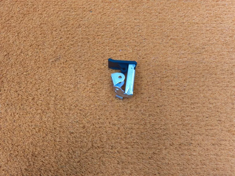 Ручка открывания капота