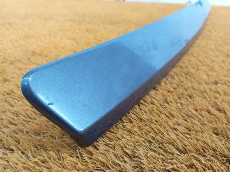 Накладка крышки багажника