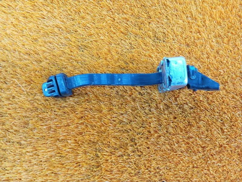 Ограничитель двери