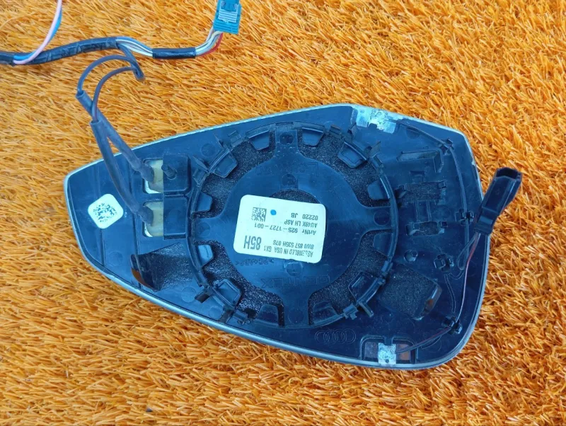 Зеркальный элемент