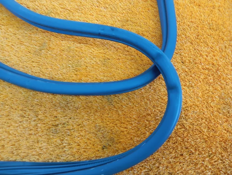 Уплотнитель проема двери