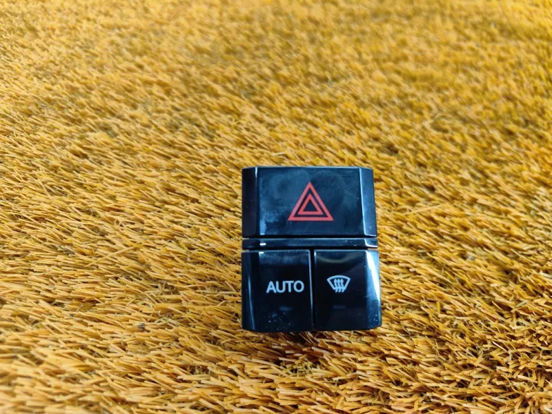 Кнопка аварийной сигнализации