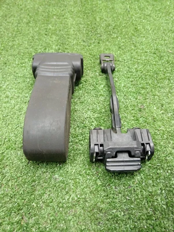 Ограничитель двери