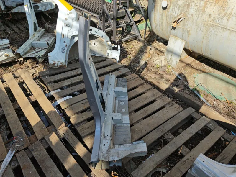 Порог с центральной стойкой