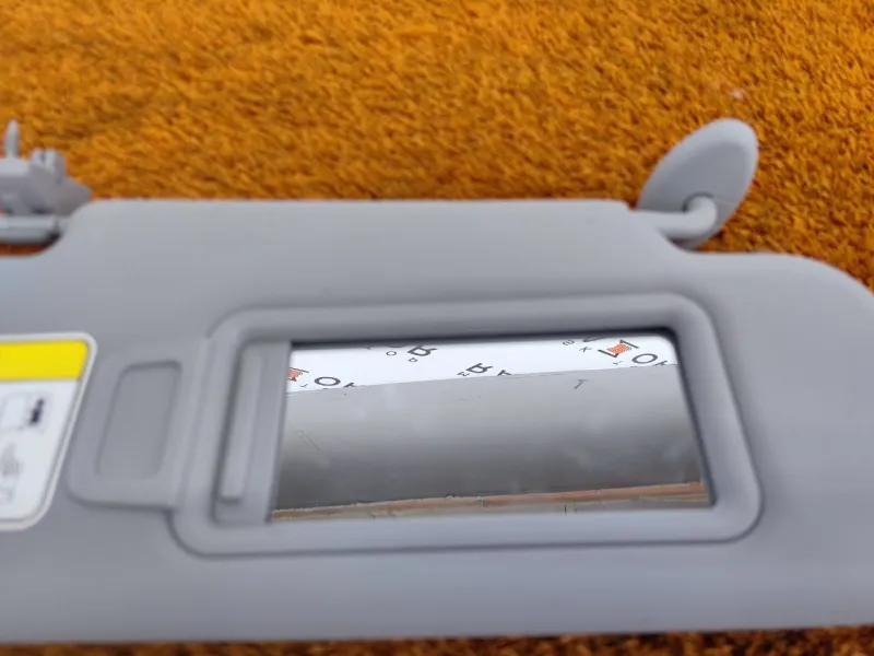 Козырек солнцезащитный