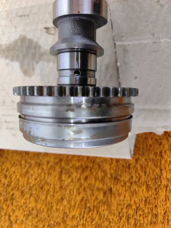 Распредвал выпускной