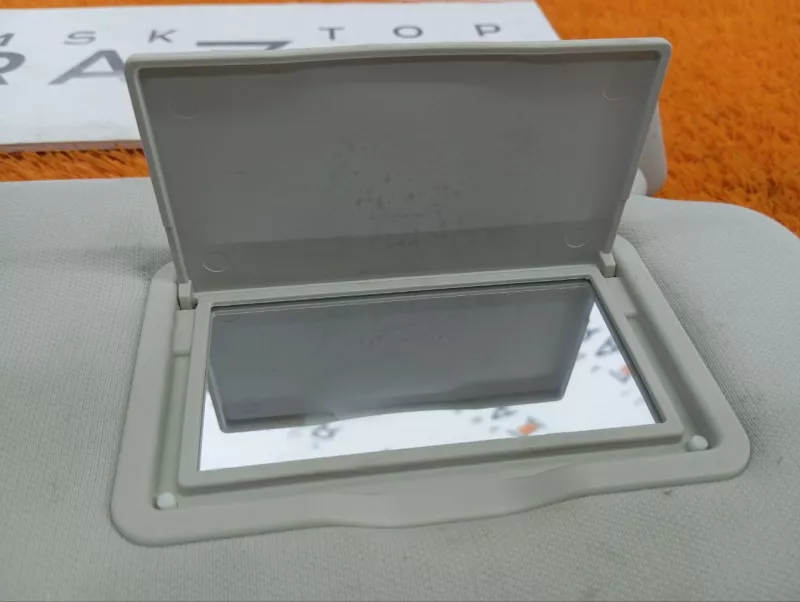 Козырек солнцезащитный