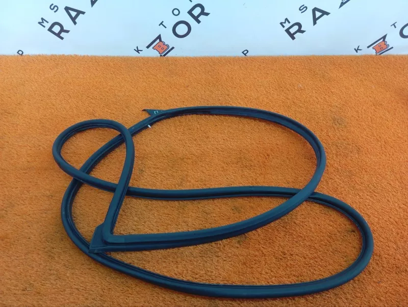 Уплотнитель двери